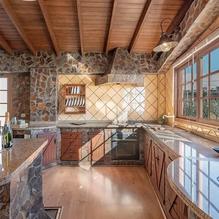 Casa Tenades Сasa de vacaciones *