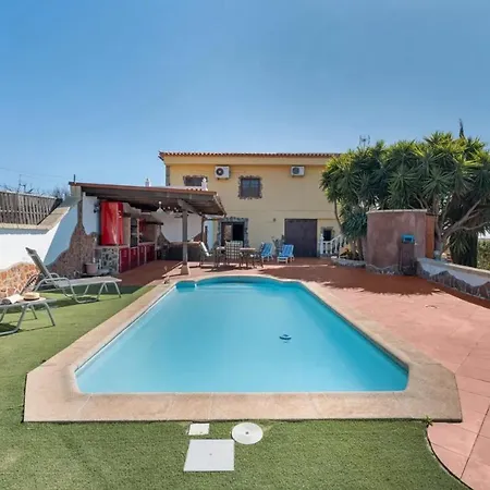 Casa Tenades 아데제
